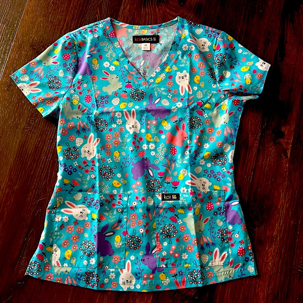 Koi basics scrub shirt